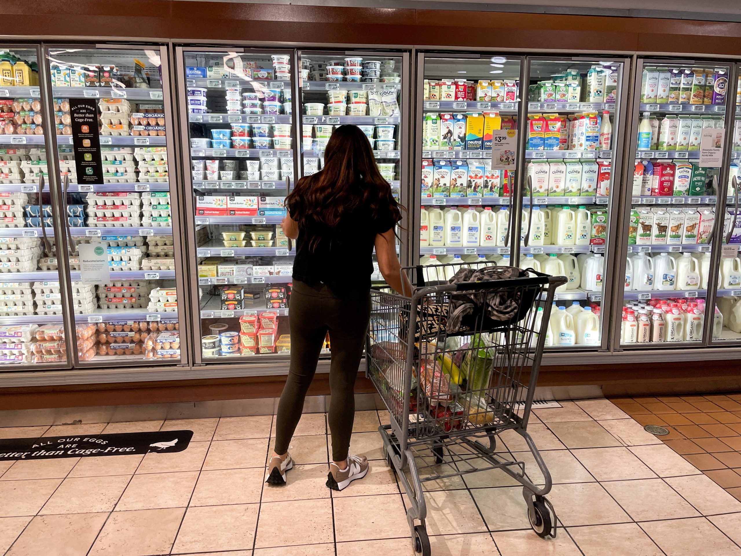 Report: Inflation Worries Depressing US Consumer Confidence