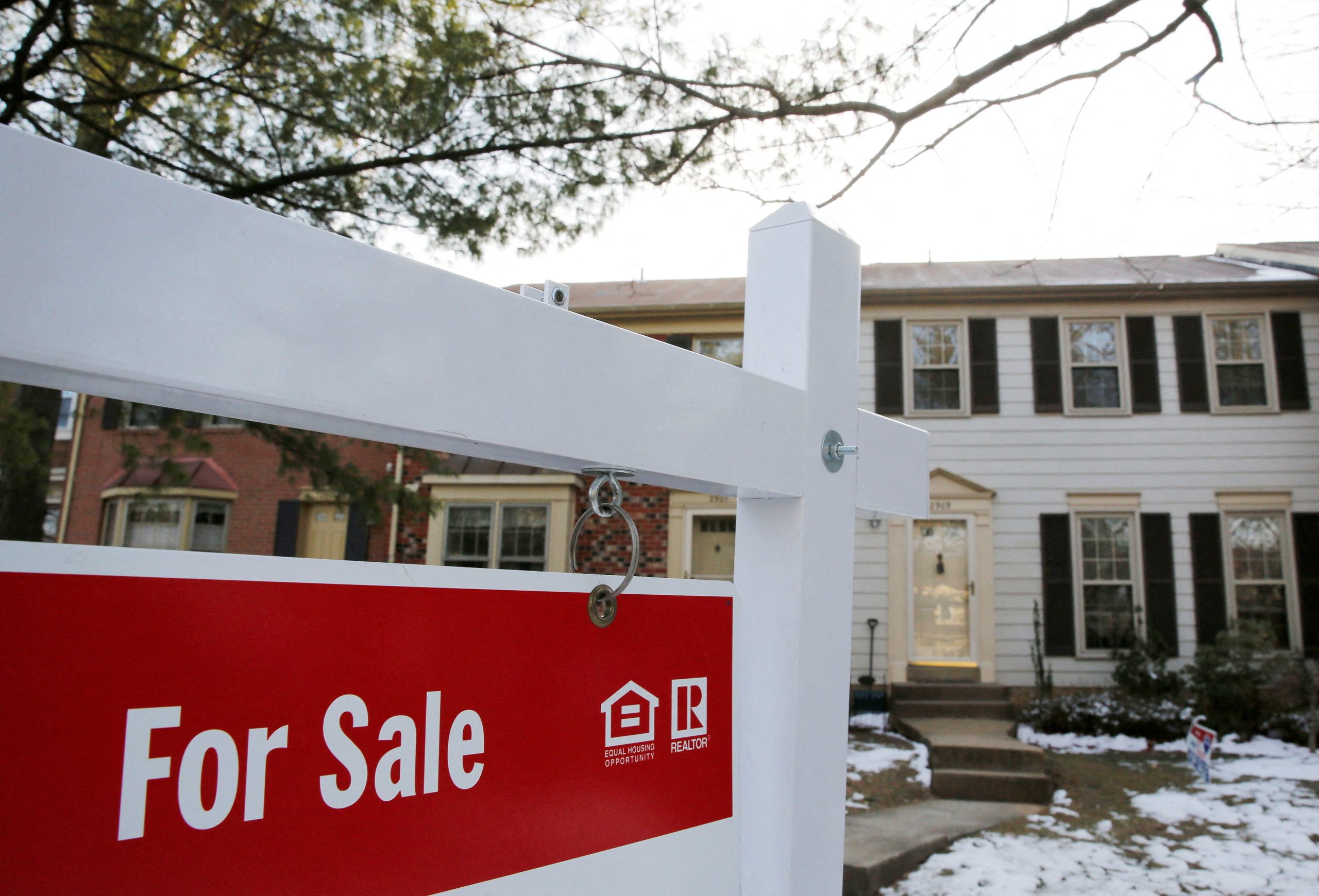 US Pending Home Sales Tumble in September