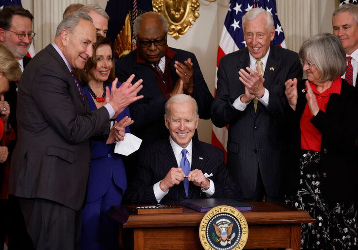 'All of Us Knew': Biden Ally Says Democrats Knew Inflation Was Coming After Spending Bill