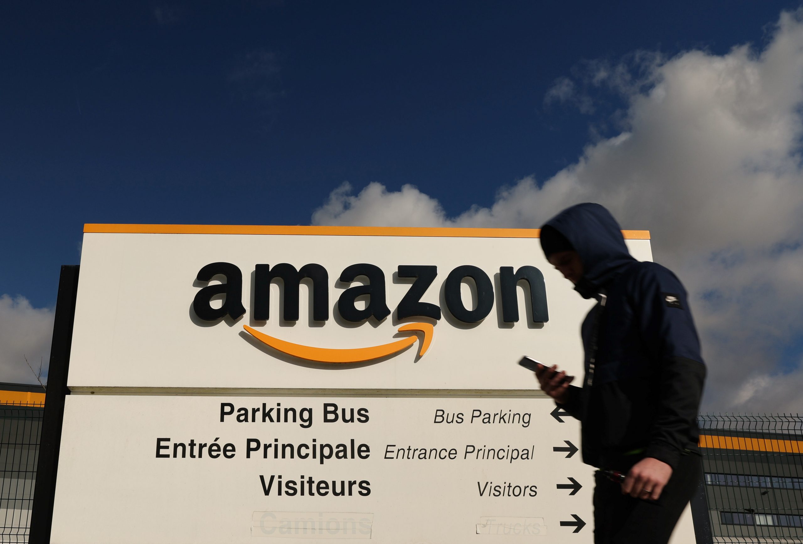 Corporate America Cuts Thousands of Jobs as Recession Looms