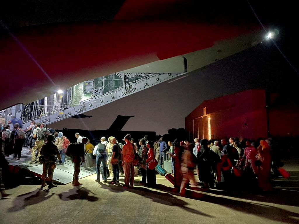 Sudan Factions Agree to 72-Hour Ceasefire as Foreigners Are Evacuated