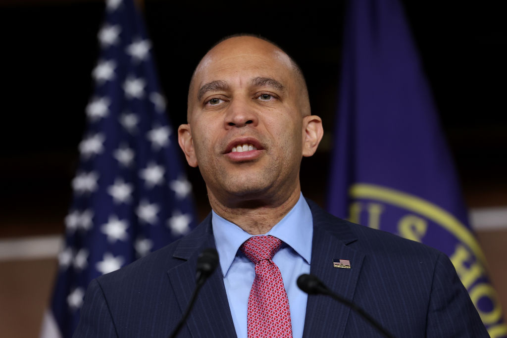 House Democrats Pin Election Losses on Hakeem Jeffries, Suggesting Defeat 'Would Never Have Happened' Under Pelosi