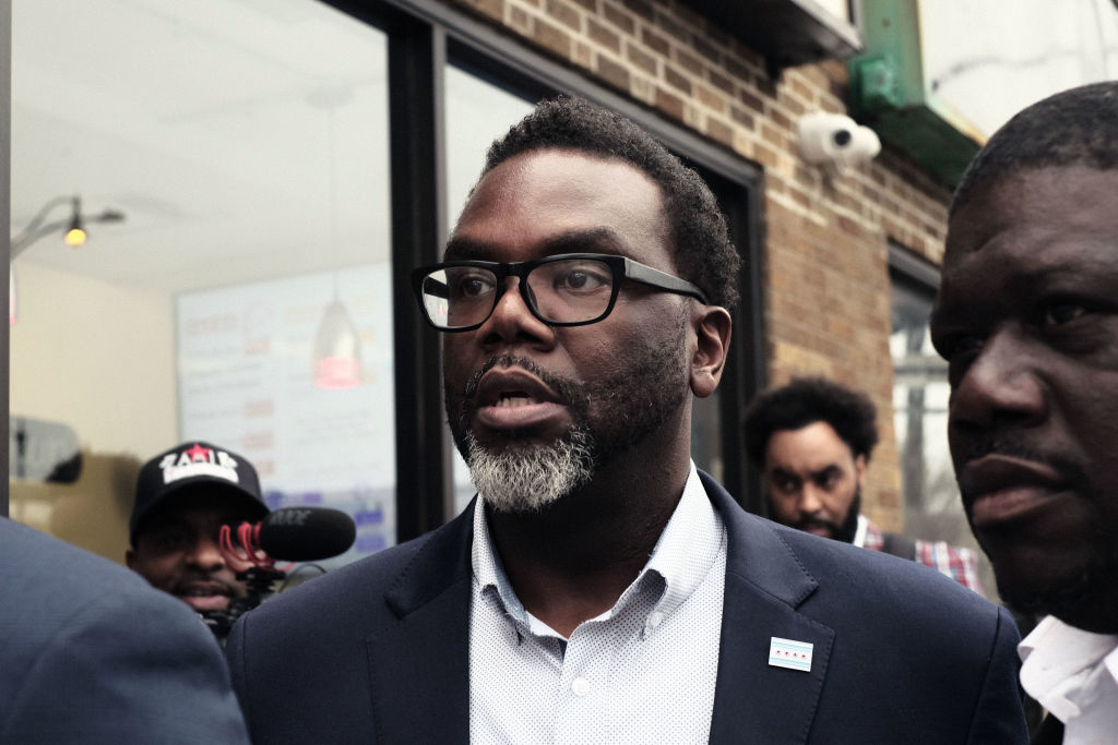 Chicago Dem Predicts City's Migrant Crisis Will Intensify Ahead of Democratic Convention