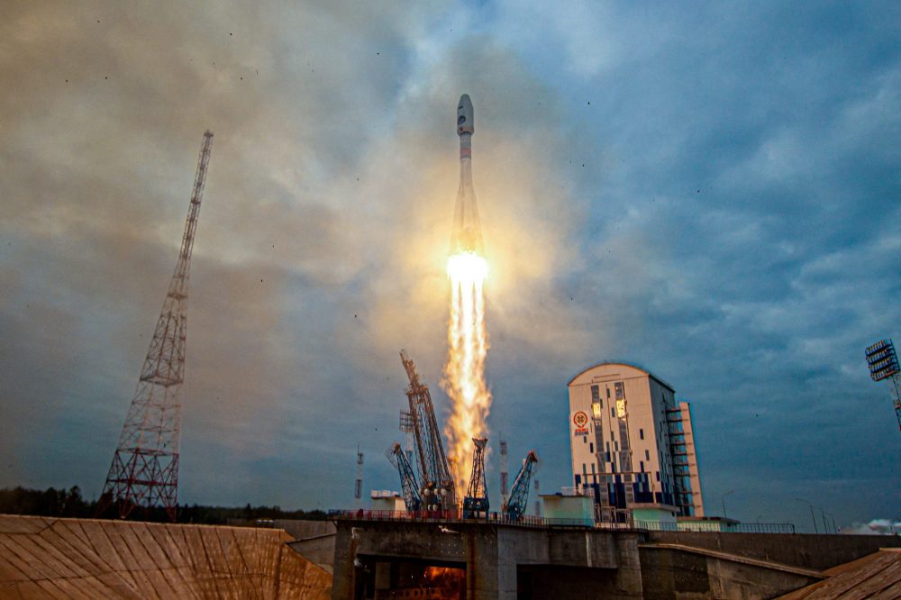 Russia’s First Lunar Mission in 47 Years Crashes Into the Moon in Failure