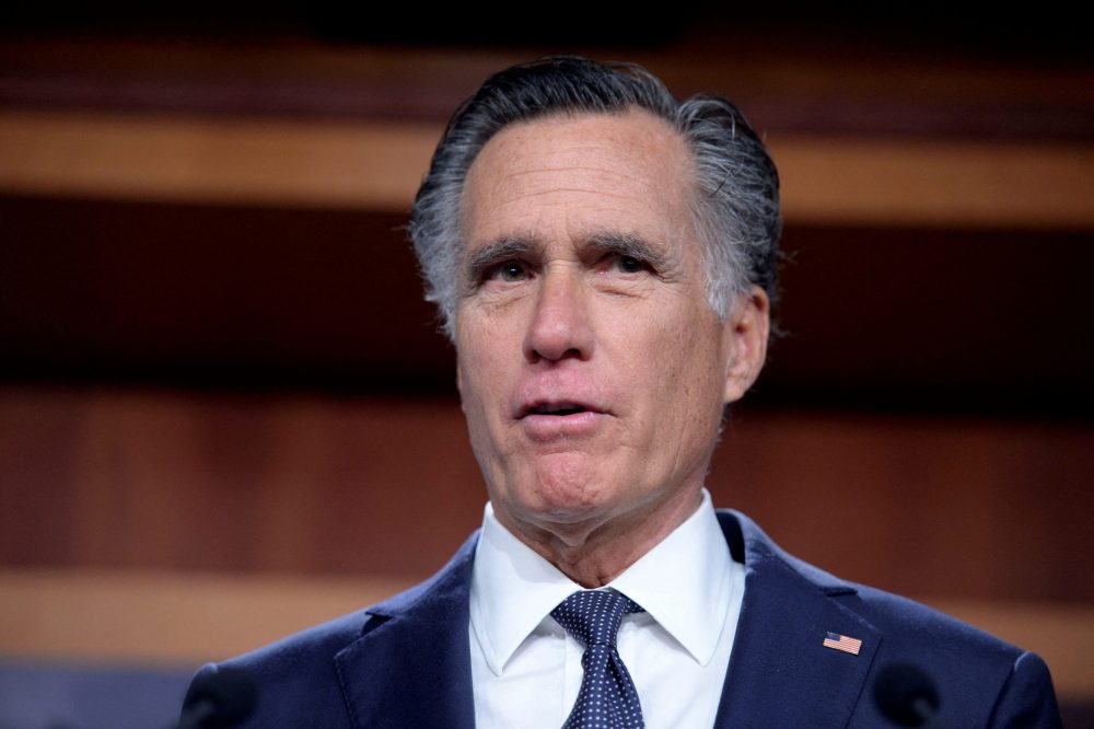 Mitt Romney To Retire From Senate