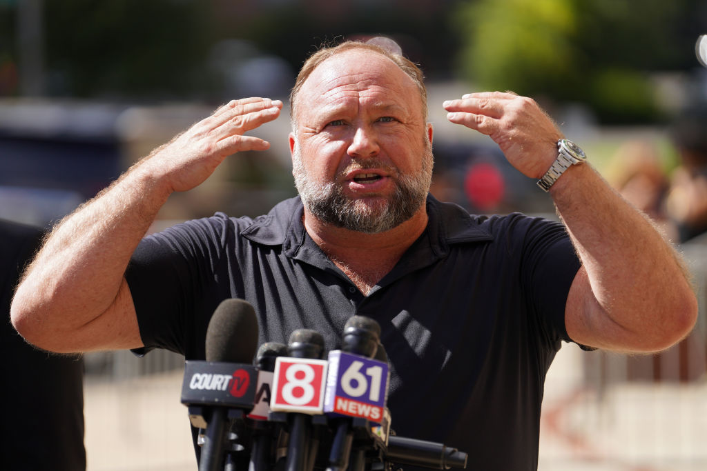 Media Outraged That Alex Jones Is Also Allowed To Spread Absurd Conspiracy Theories on X