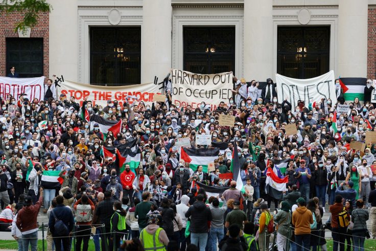 Richter Richard Stearns wirft Bundesklage wegen Antisemitismus gegen Harvard ab