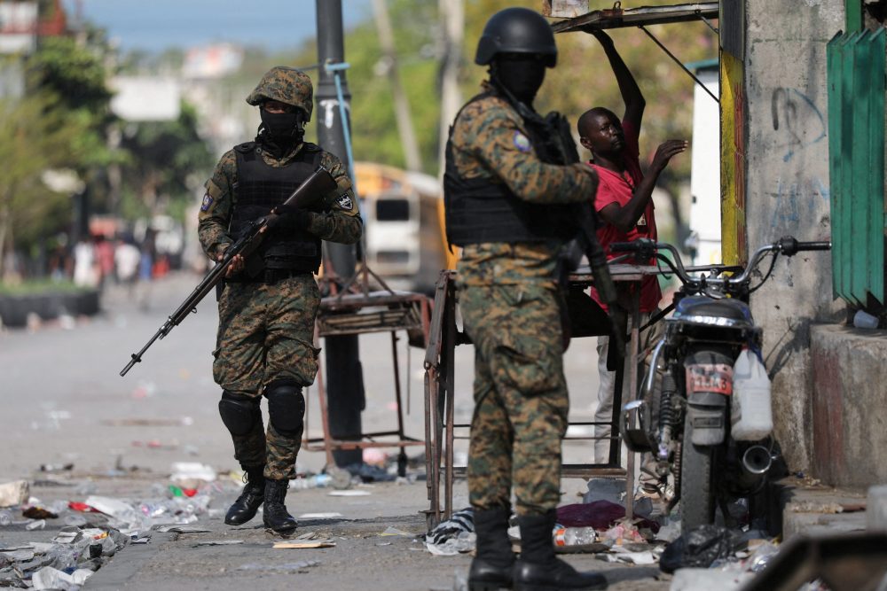 Border Agents Prepare for Wave of Haitian Refugees: Report