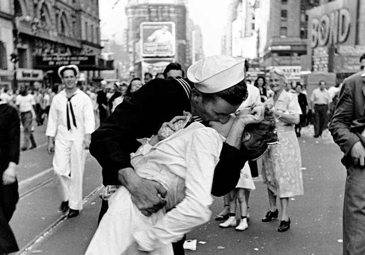 VA Scraps Plan To Ban WWII Kiss Photo From Facilities After Backlash