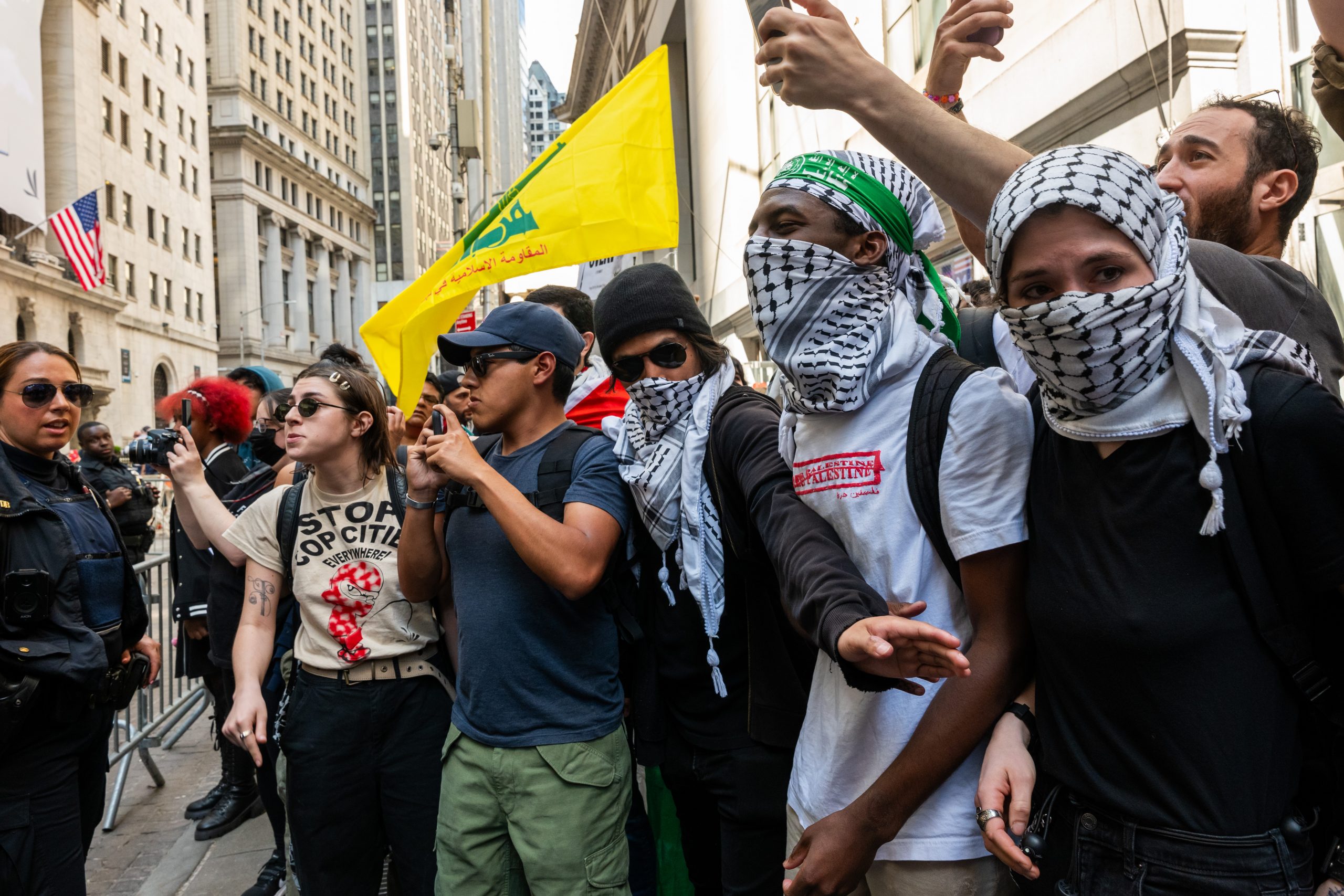 Left-Wing Dark Money Behemoth Behind Bail Fund for 'Free Palestine' Bridge Blockers