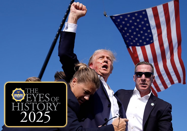 Iconic Trump Photo, Decried by Journalists as 'Dangerous' Propaganda, Wins Journalism Award