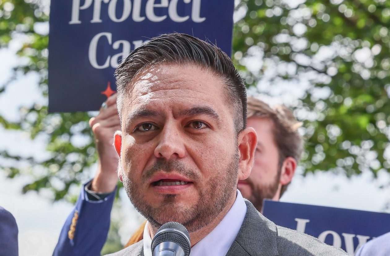 Gabe Vasquez' COVID‑Zuschussabstimmung wirft ethische Fragen auf, während er für die Wiederwahl kandidiert