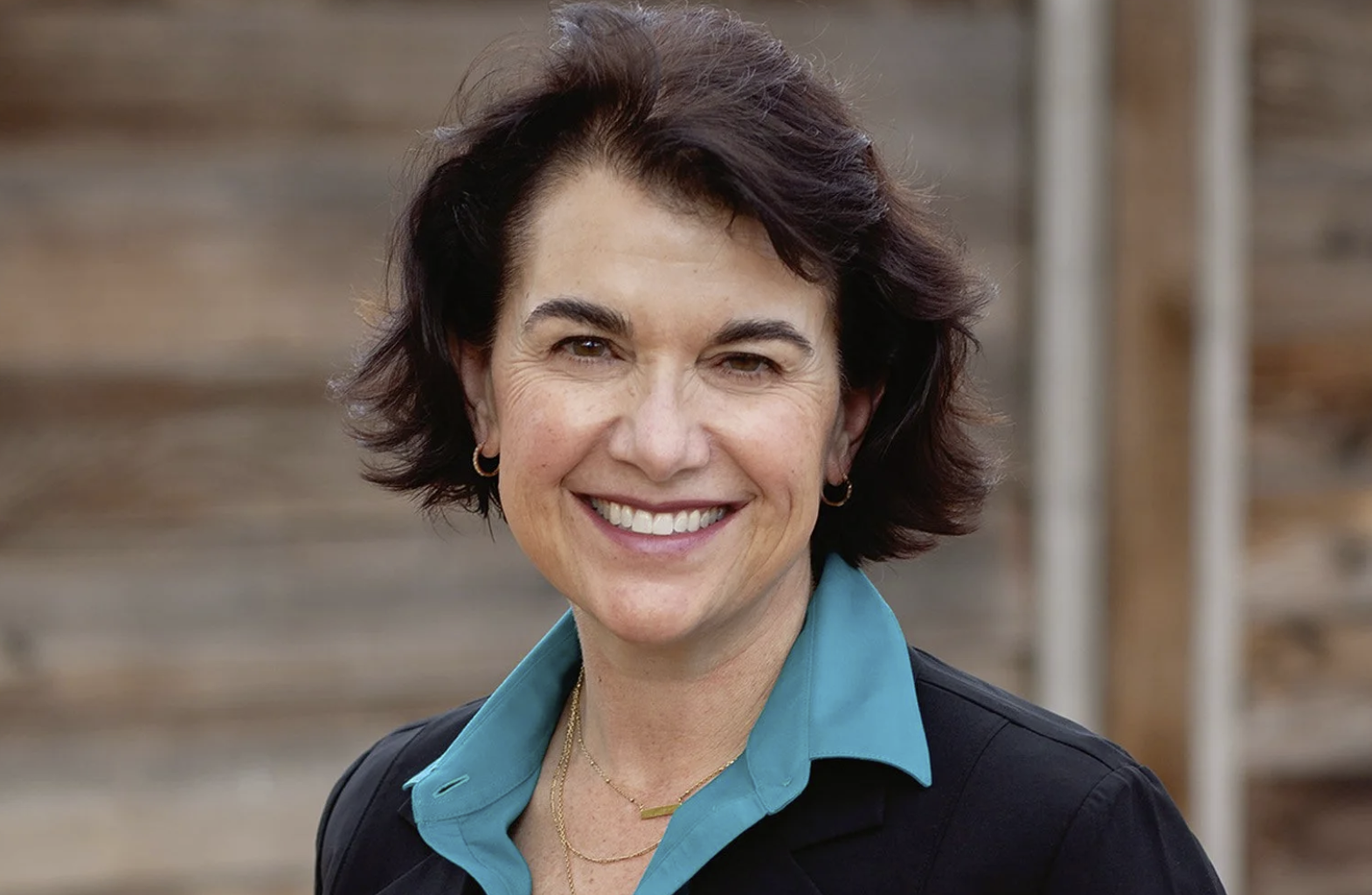 Colorado-Demokratin Eileen Laubacher sammelt den Großteil ihres 10 Millionen‑Dollar‑Kassenbestandes von Geldgebern außerhalb des Staates