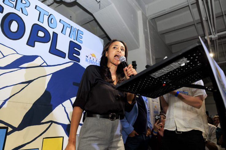 Sozialistische Kongresskandidatin Melat Kiros lobt Denver‑Schüler*innen, die den Unterricht für Anti‑ICE‑Rallye schwänzten